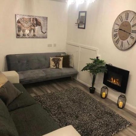 Lovely Ground Floor Apartment With Easy Parking. Belfast Exterior photo